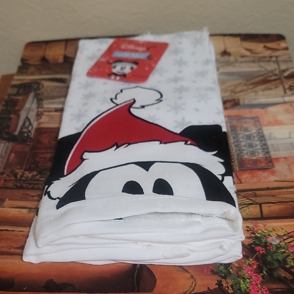 Disney Red and Black Santa Kitchen Towel - Picture 3 of 4